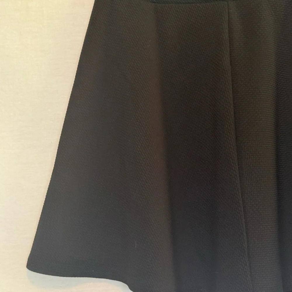 F-109 SHEIN Black Skater Style Elastic‎ Waist Mini Skirt Size 2
